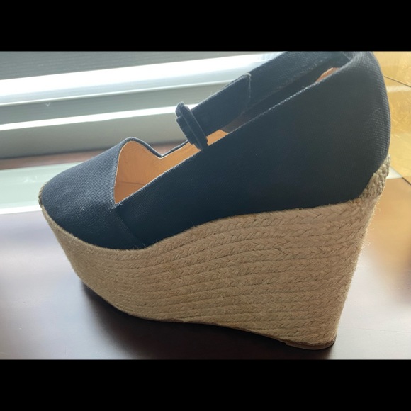 Christian Lou Boutin size 9.5 Black Heels - Picture 3 of 3